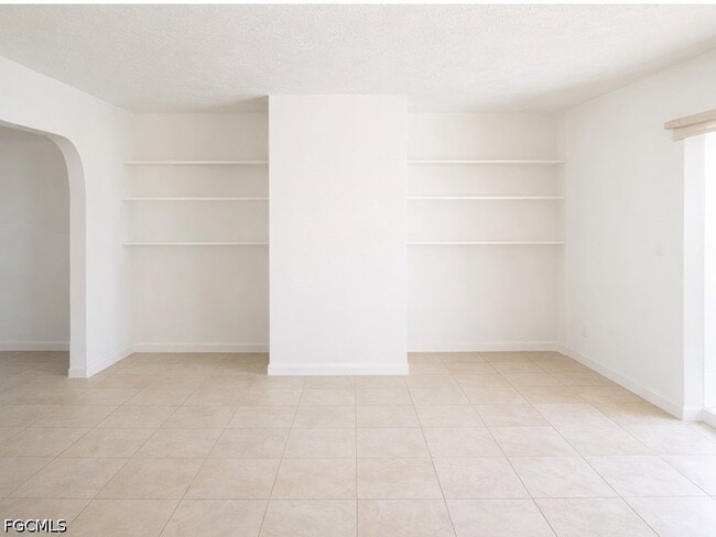 Foto del edificio - 922 SE 26th Terrace