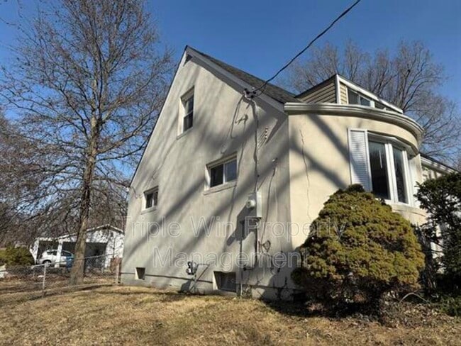 Building Photo - 8385 Latty Ave