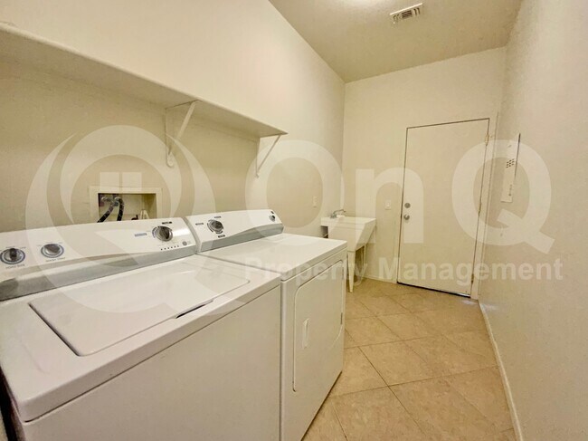 Building Photo - 11566 W Stone Mound Dr