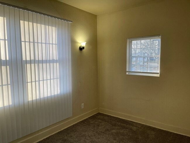 Foto del edificio - 38 E Beardsley Ave