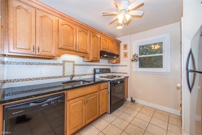 Foto del edificio - 371 Teaneck Rd