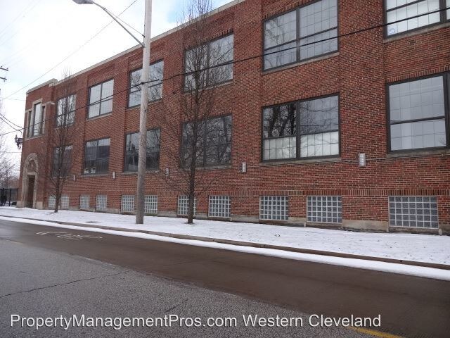 Building Photo - 8205 Franklin Blvd