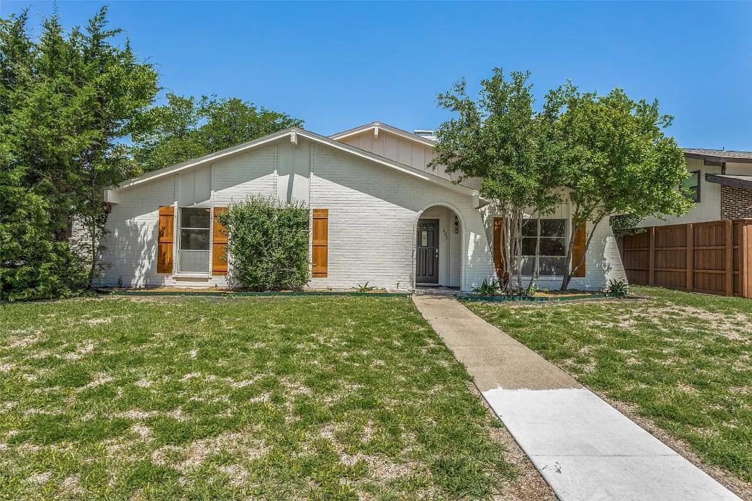 1421 Glouchester Dr, Garland, TX 75044 House Rental in Garland, TX