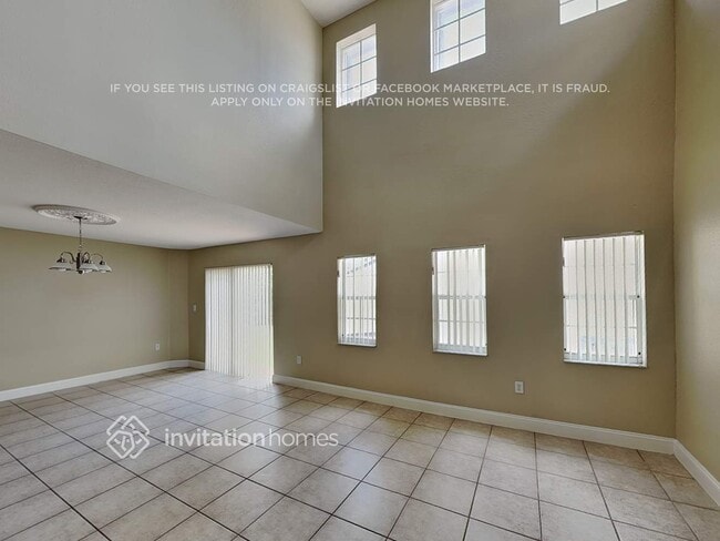 Building Photo - 9229 SW 157th Ct