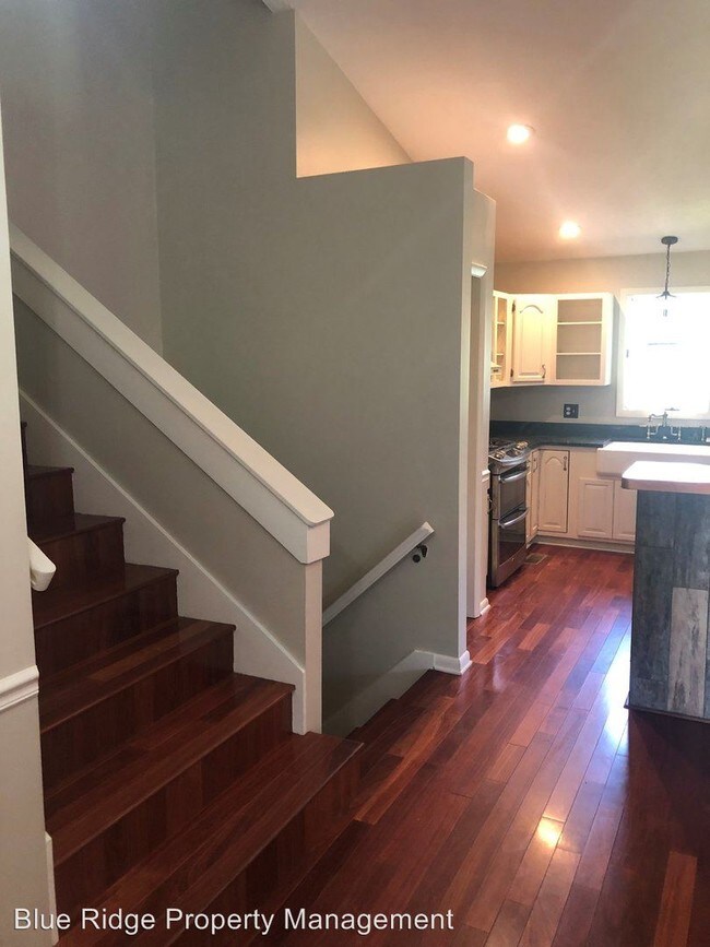 Building Photo - 3 br, 2 bath House - 3600 Crest Road