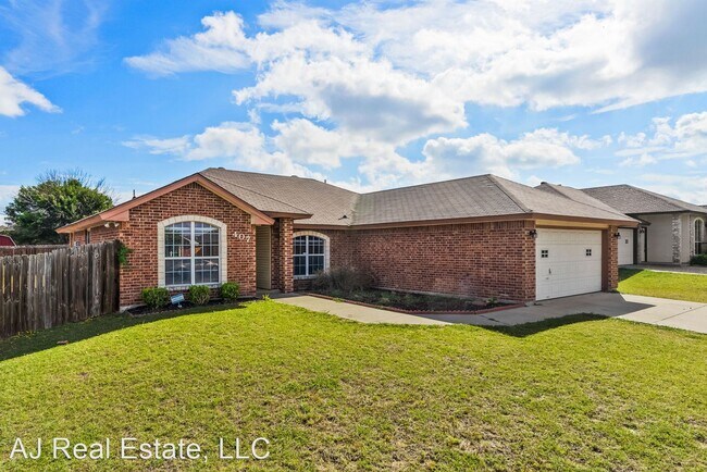 Foto del edificio - 3 br, 2 bath House - 407 Abu Bakar Drive