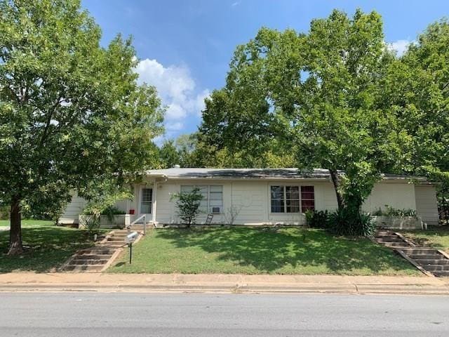 Building Photo - 10 Pershing Dr