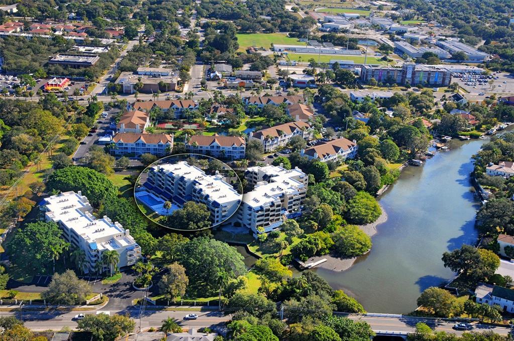 Foto principal - 835 S Osprey Ave