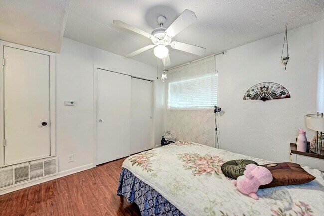 Foto del edificio - 1010 W 23rd St