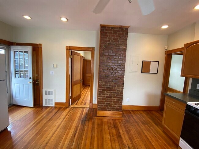 Foto del edificio - 16 Crescent Ave