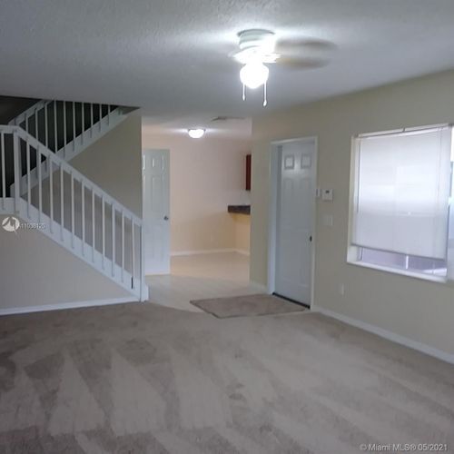 Building Photo - 3104 Kingston Ct