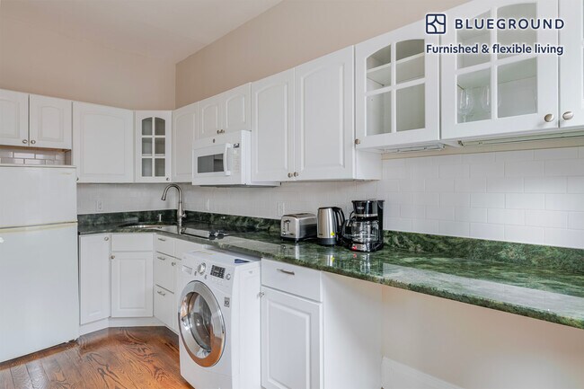 Foto del edificio - 232 Newbury St