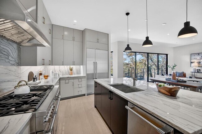 Foto del edificio - 434 Brady Ln