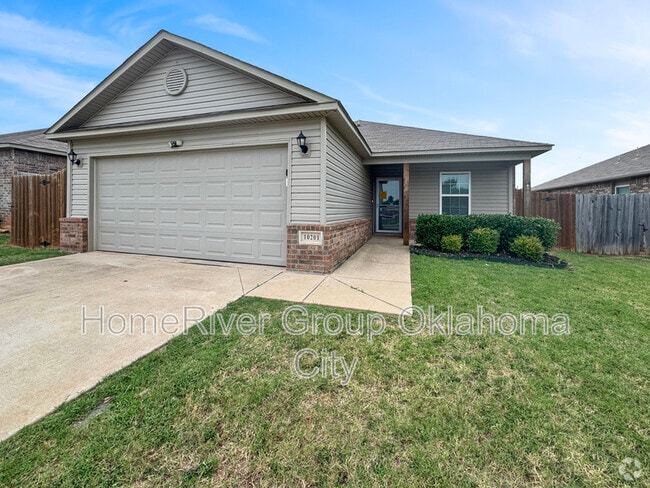 Building Photo - 10201 Hidden Village Dr