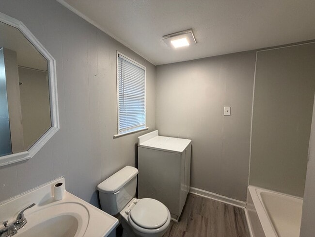 Foto del edificio - 132 Heather Ln NW