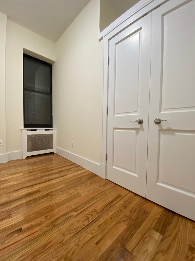 BEDROOM - 140 W 80th St