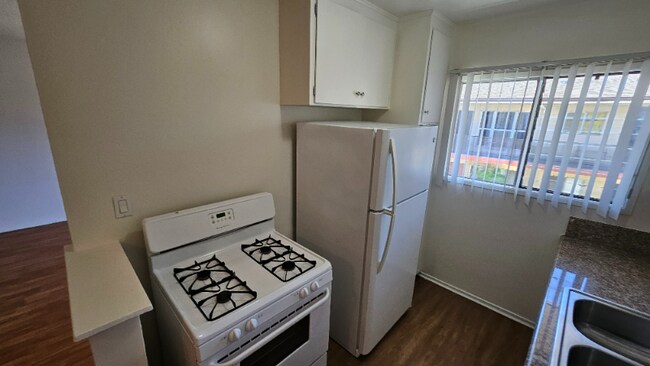 Foto del edificio - 3945 Stevely Ave