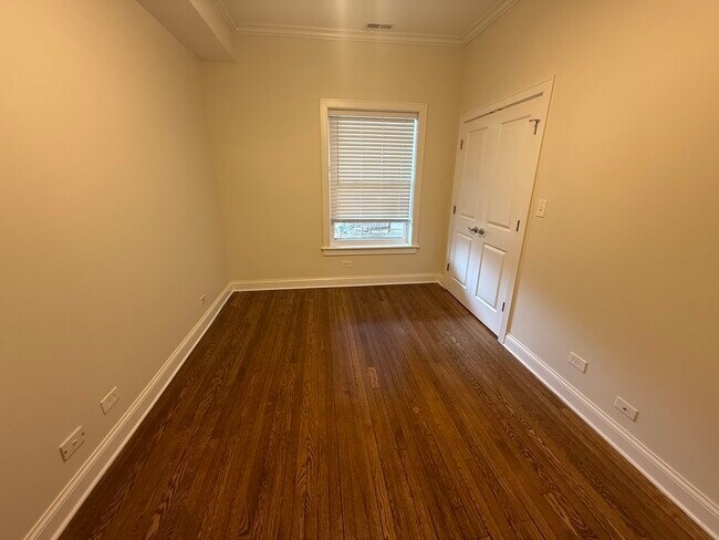 Building Photo - 1301 W Morse Ave