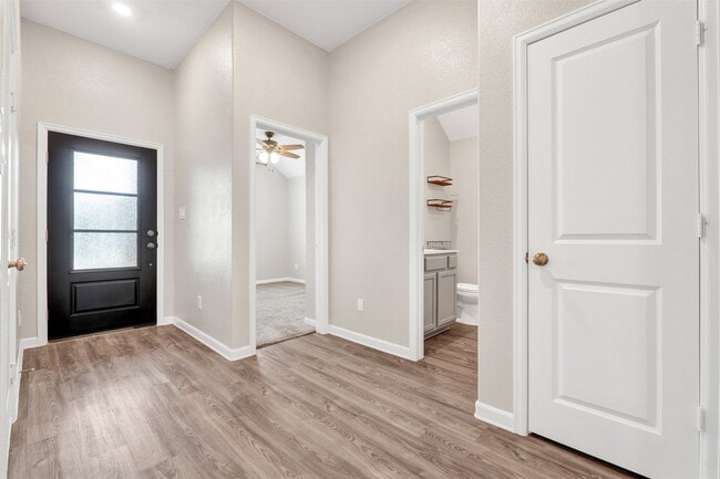 Building Photo - 30023 Vallonea Oak