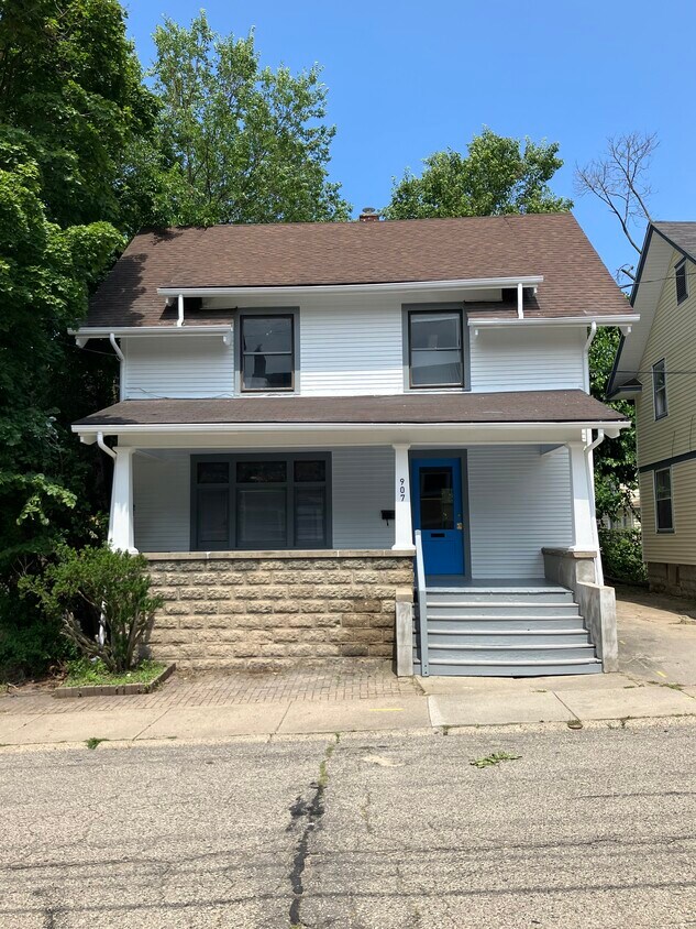 Primary Photo - 907 Greenwood Ave