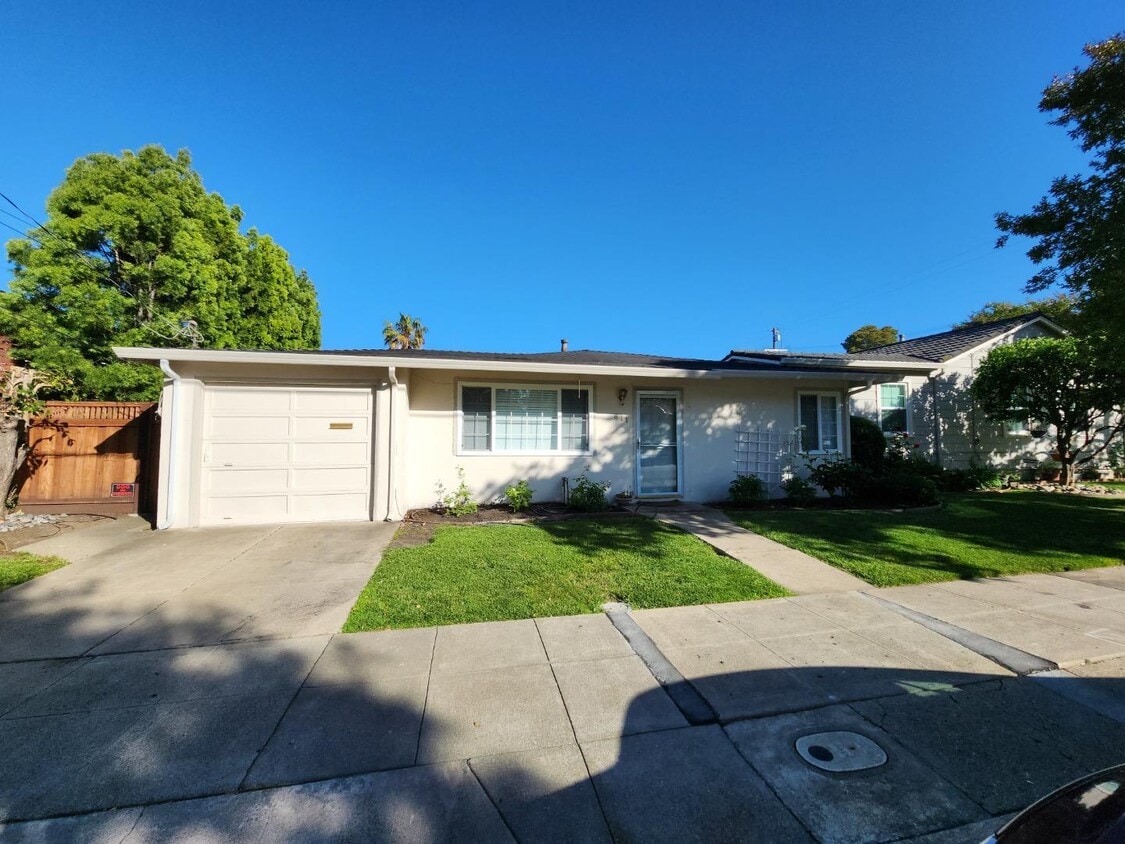 611 Lincoln Ave, Redwood City, CA 94061 House for Rent in Redwood