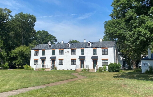 Building Photo - 108 Cox Ln