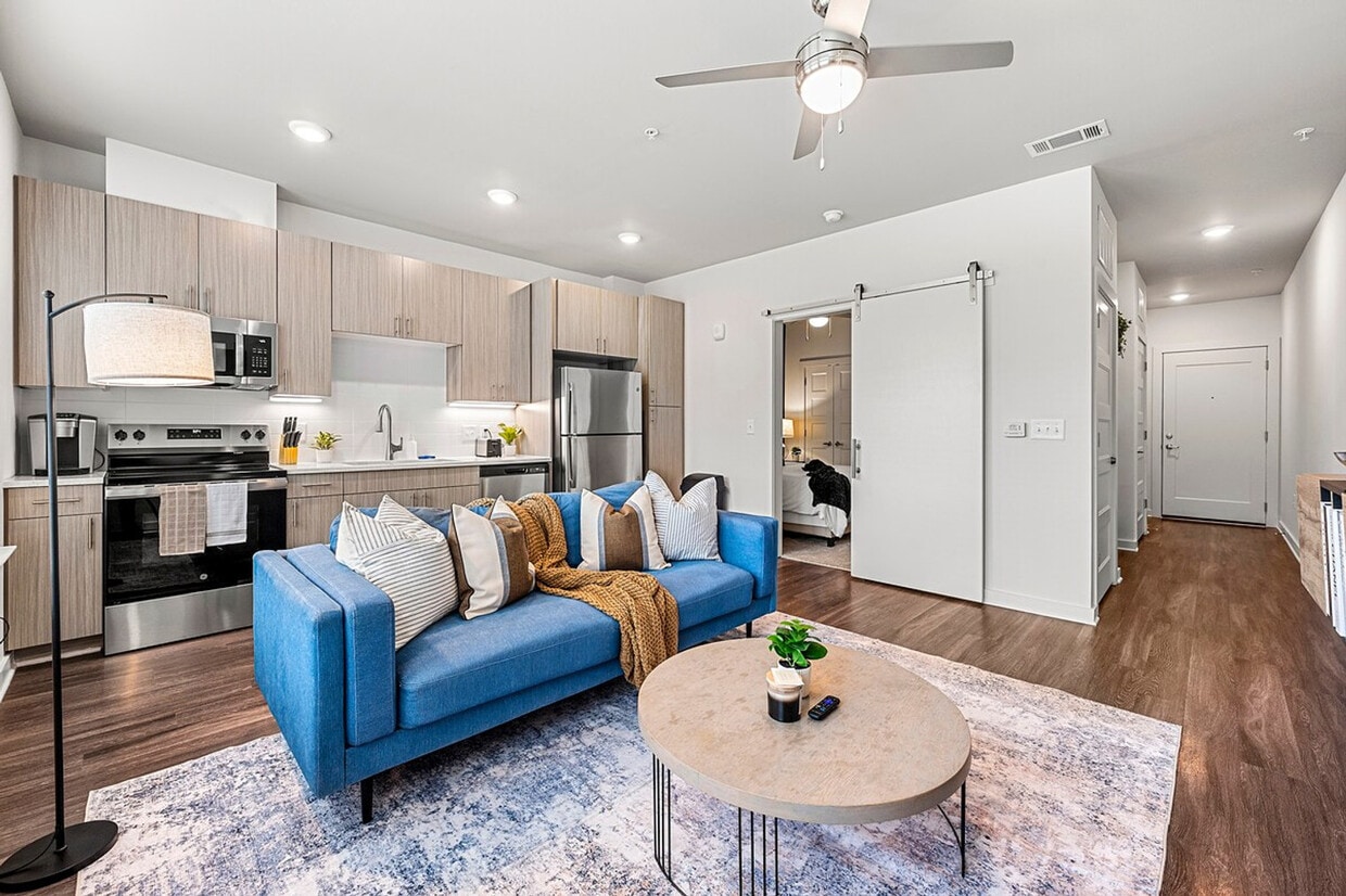 Foto principal - 2048 Bolton Dr NW