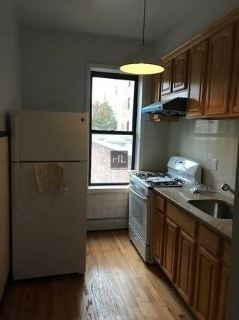 Building Photo - 53 Avenue W