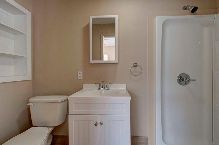 Interior Photo - 1195 Birch St