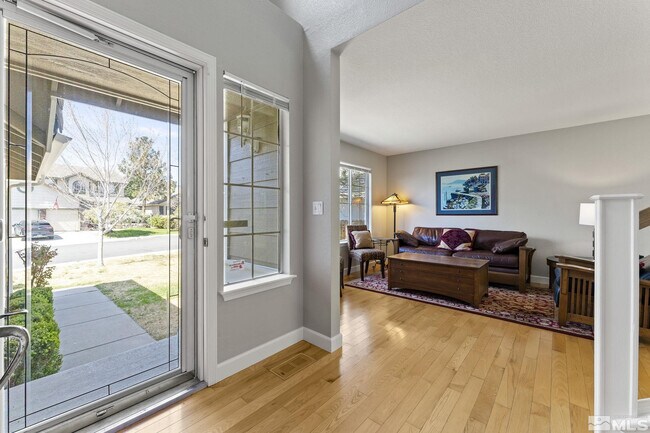 Foto del edificio - 6168 Greenbrook Dr