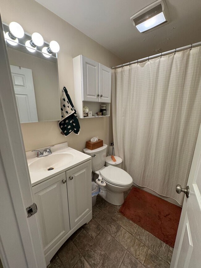 Building Photo - 220 Middlesex Ave