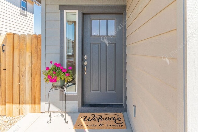 Building Photo - 2023 Hayden 3BR-2BA townhome in Redmond's Dry Canyon Community