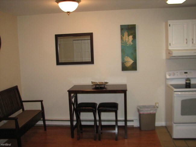 Building Photo - 236 Sewall St