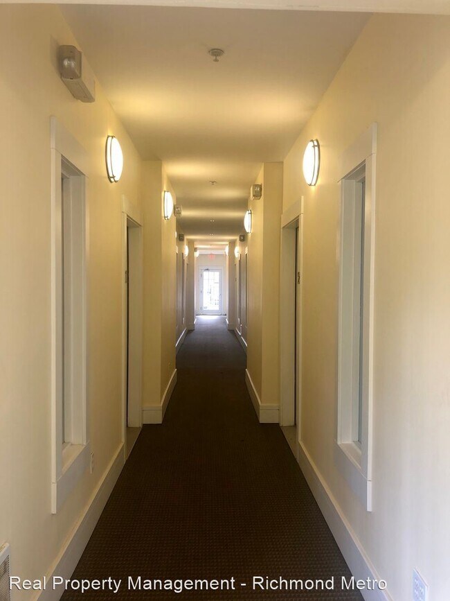 Building Photo - 2 br, 2 bath House - 9 East Clay Street #8