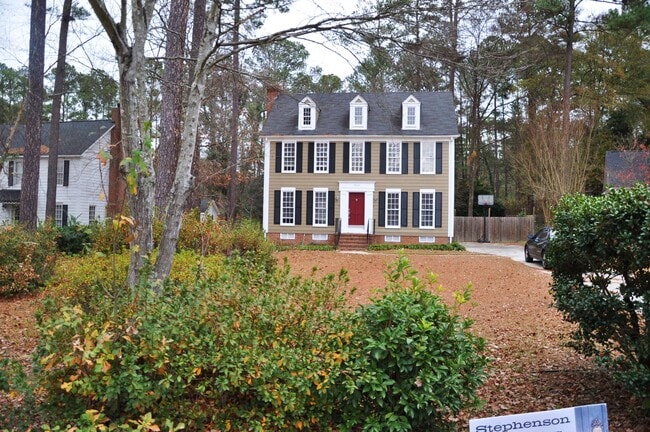 Building Photo - 3905 Linbrook Dr