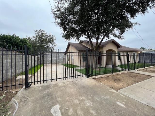 Building Photo - 4119 Sanders Ave