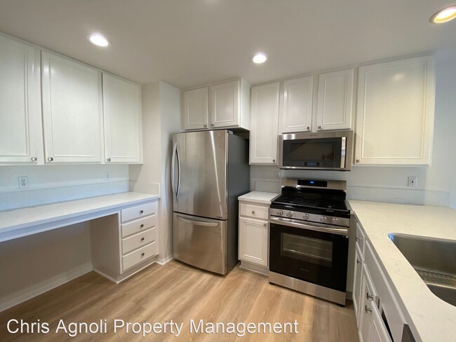 Building Photo - 2 br, 1.5 bath House - 7023 Marymount Way