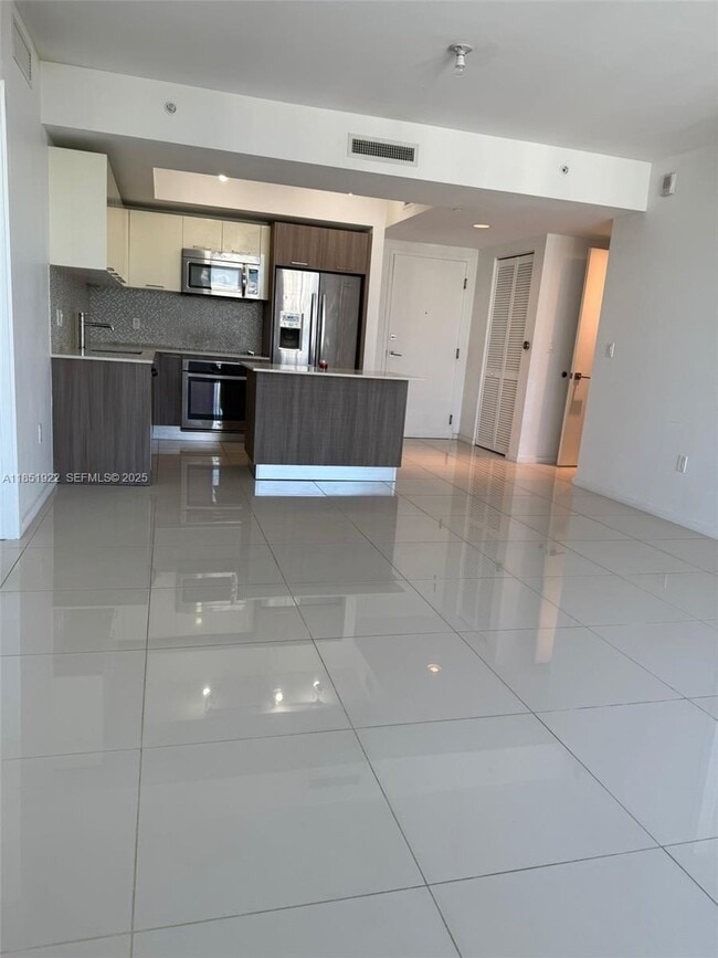 Foto del edificio - 5252 NW 85th Ave