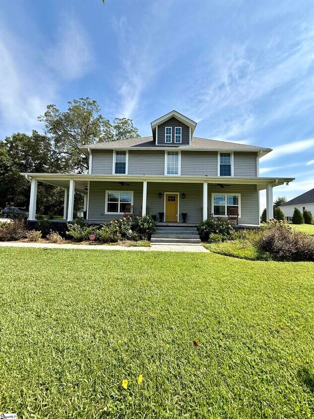 Foto principal - 909 Anderson Ridge Rd