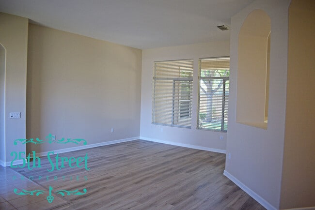 Building Photo - 5597 Lantern Grove Ln