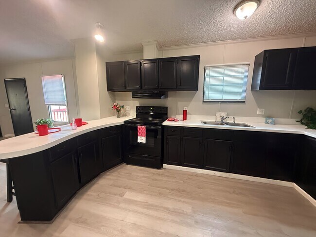Foto del edificio - 4916 Brown Station Rd