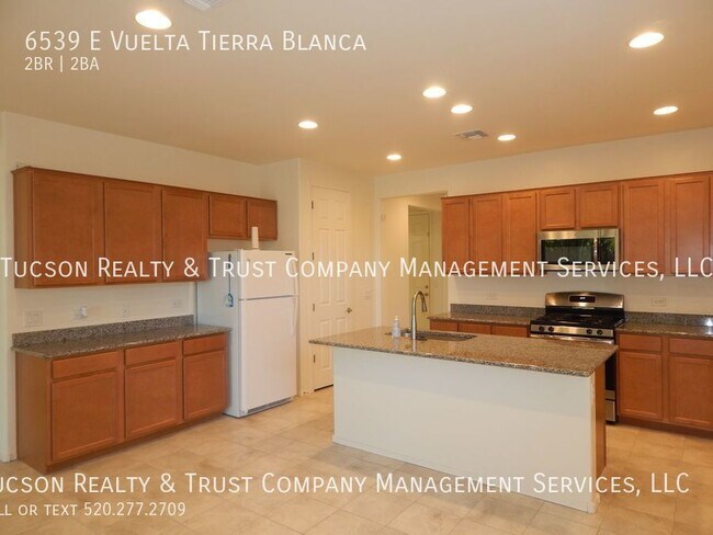 Building Photo - Great 2 Bedroom - 2 Bath Home - Open Floor...