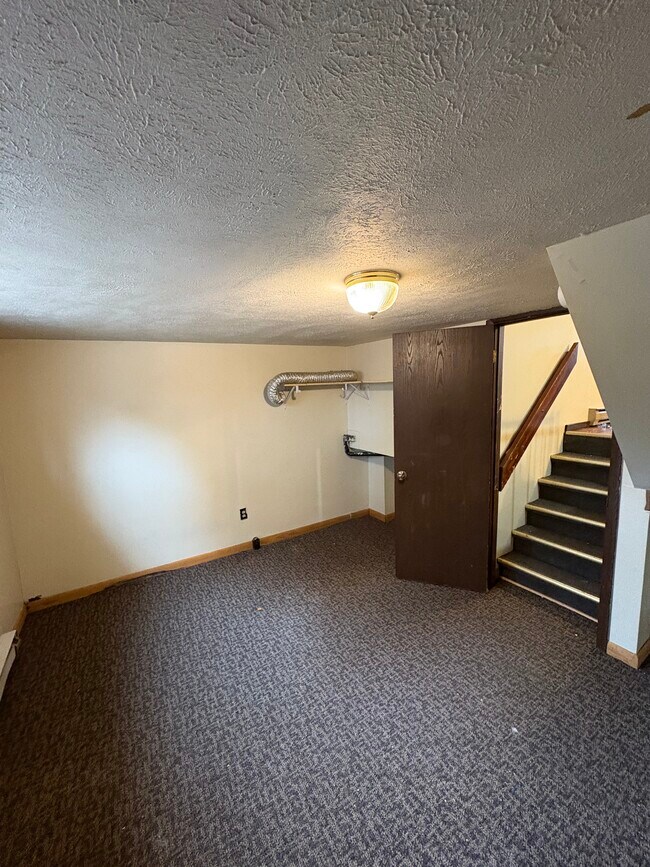 Foto del edificio - 397 E Main St