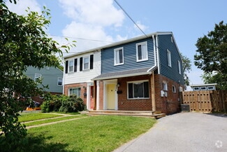 Building Photo - 2234 Roanoke Dr