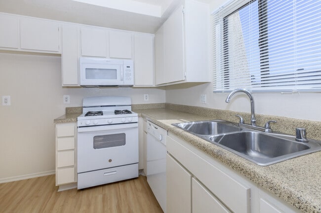 Building Photo - Brookside Park Apartments