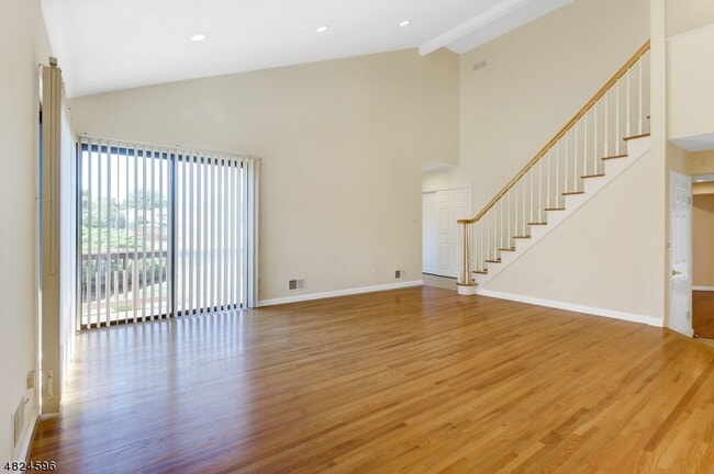 Building Photo - 250 Ridgedale Ave