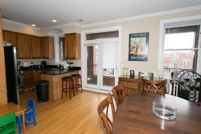 Foto del edificio - 3711 N Southport Ave