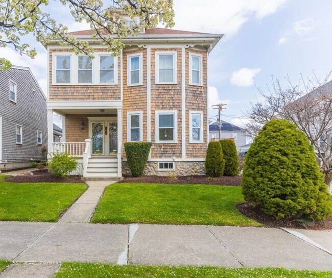 Front of the house - 445 Wood St