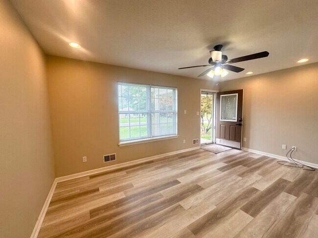 Foto del edificio - Updated Brick Ranch in Mt. Washington
