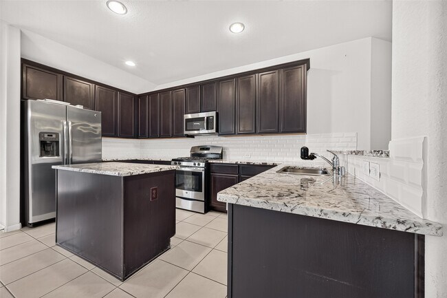 Foto del edificio - 26602 Yukon Straight Dr